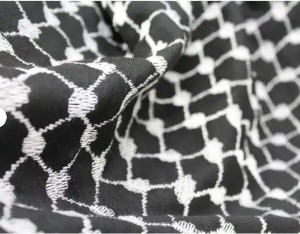 Kufiya/Keffiyeh Preto 125x125 cm com Franja