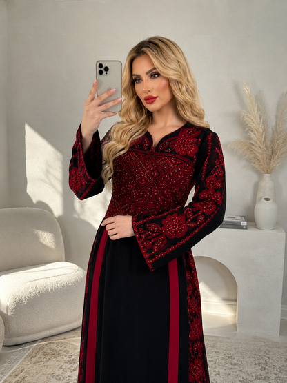 Amira Tatreez Thobe