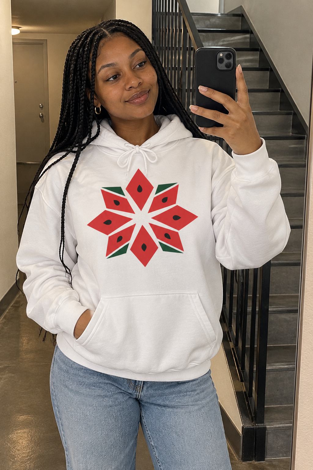 KI-Stimmungsbild des Melon Tatreez Hoodies in Weiß