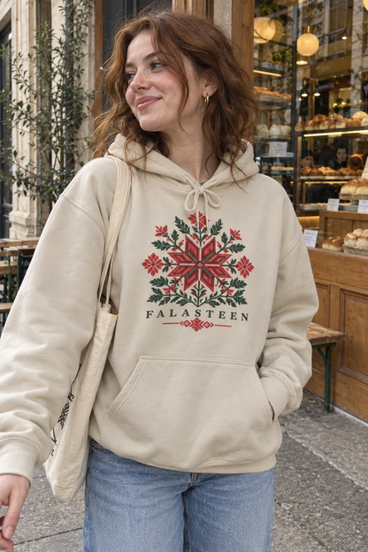 KI-Lifestylebild des sandfarbenen Tatreez Bloom Hoodies